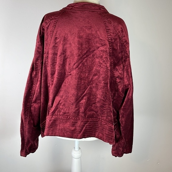 Torrid Lattice Velvet Jacket Plus Size 4X - Picture 2 of 8